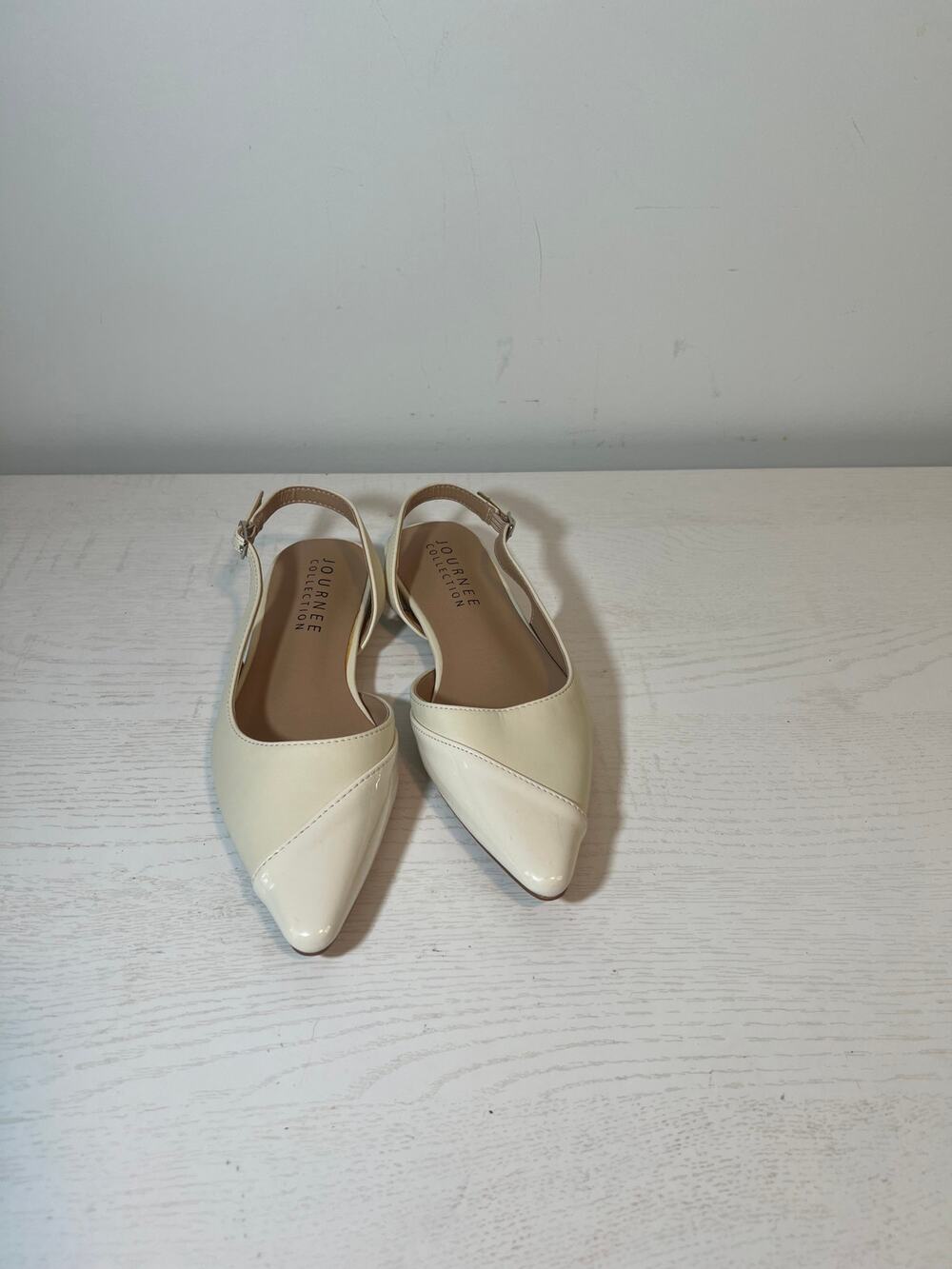Journee Collection Women's Daphne Sling Back Pointed Toe Flats sze 6.5